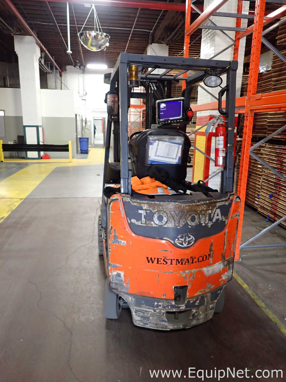 Toyota 8FBCHU25 Electric Forklift