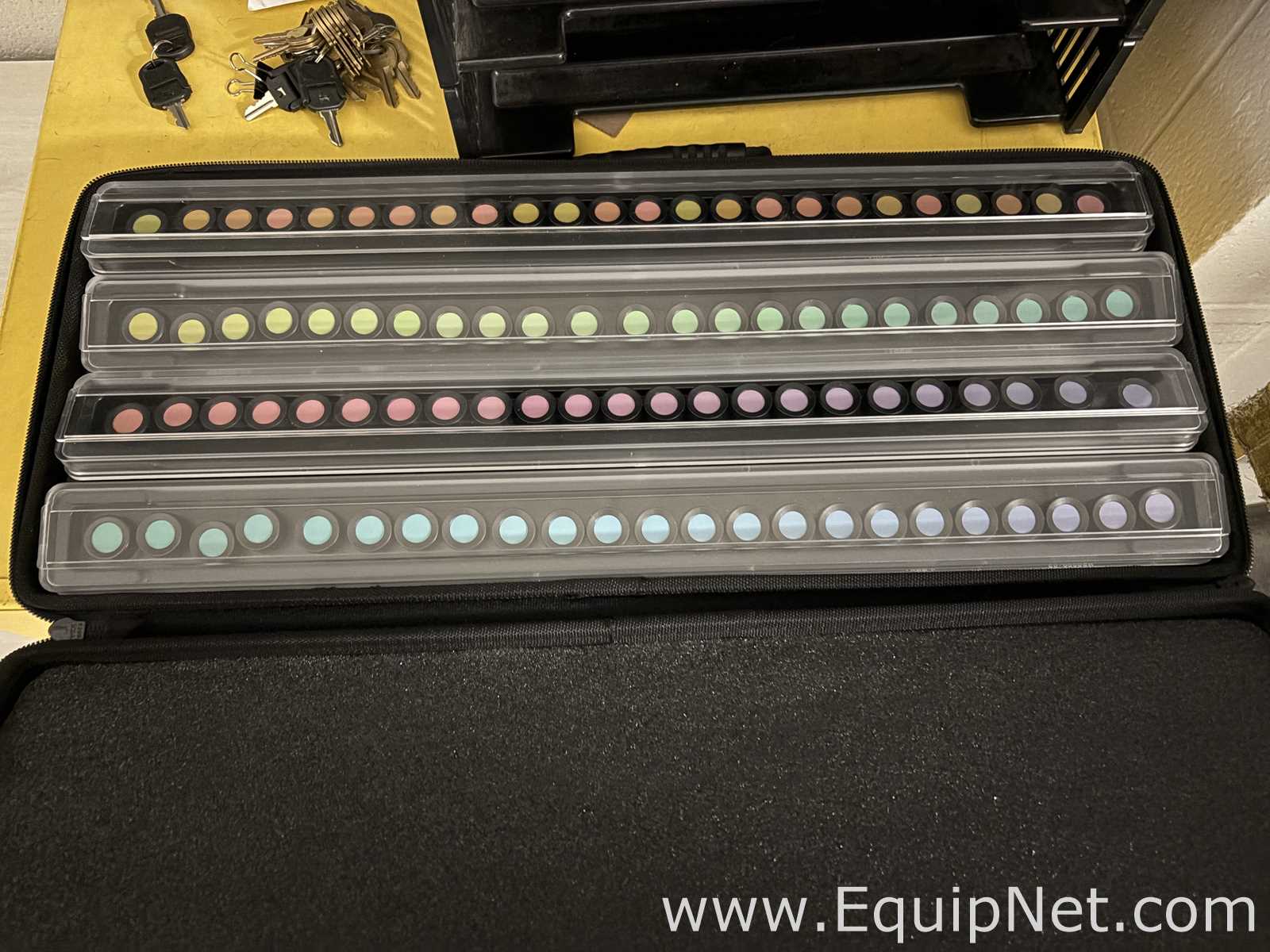 Equipos Diversos de Laboratorio Farnsworth-Munsell 100 Hue Test