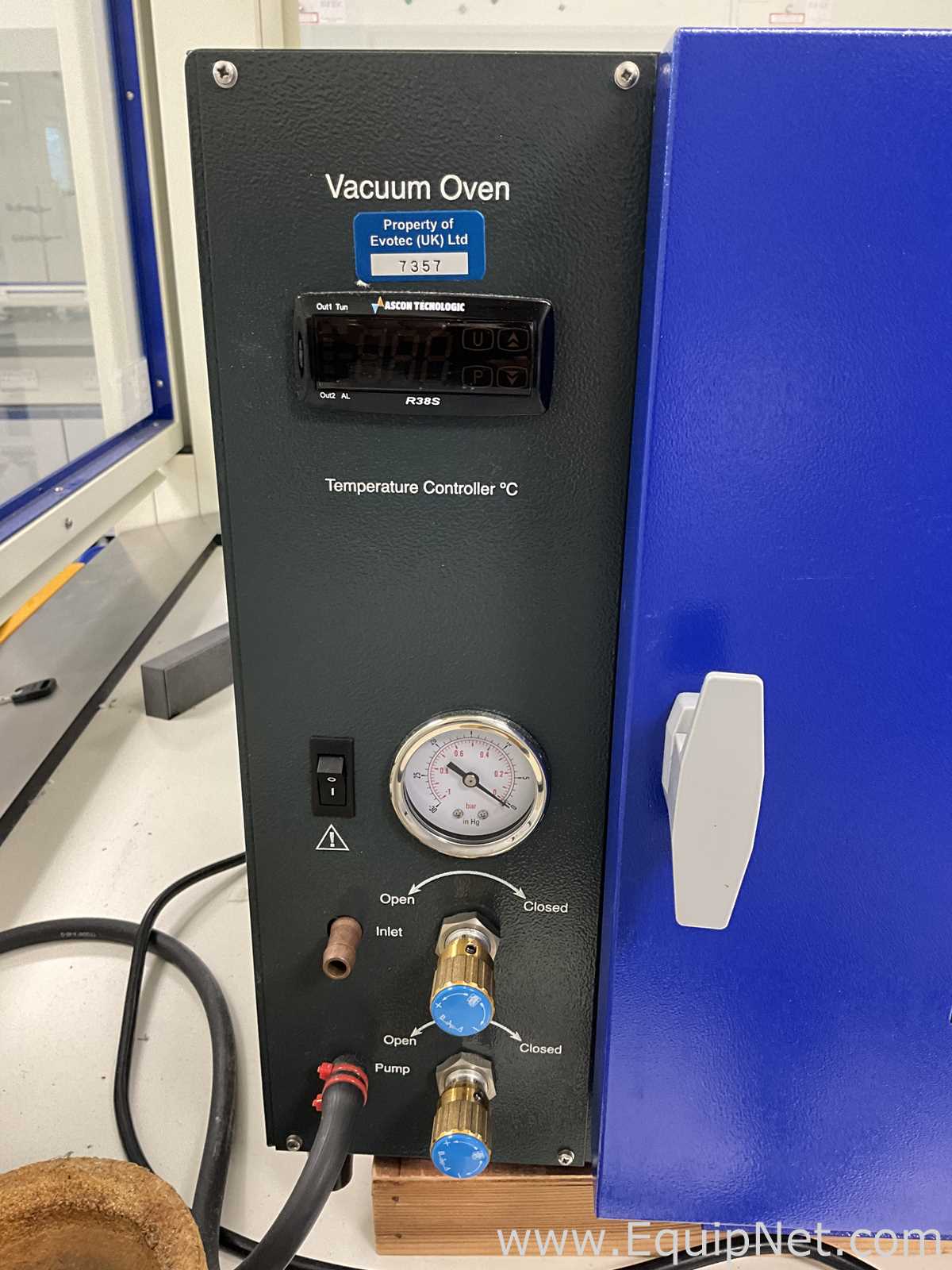 Fistreem ASY031.XX3.5 Laboratory Vacuum Oven with Edwards Vacuum Pump