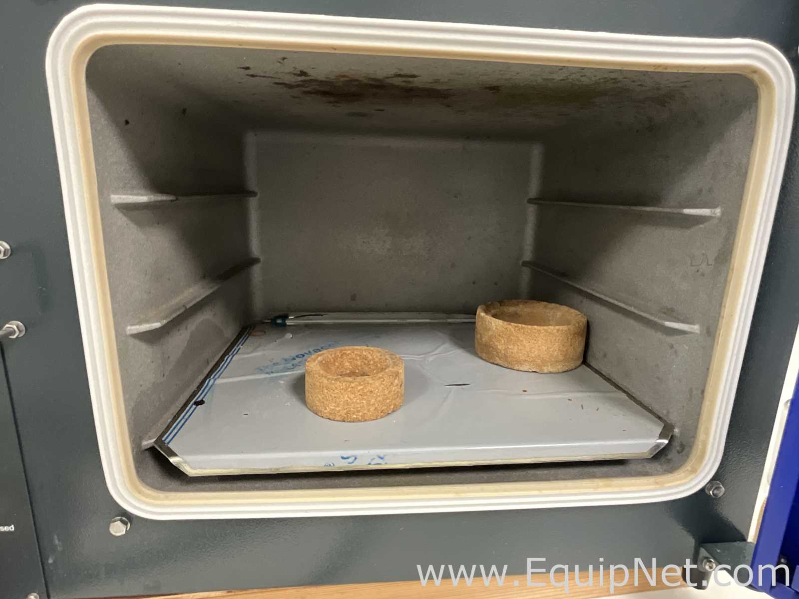 Fistreem ASY031.XX3.5 Laboratory Vacuum Oven with Edwards Vacuum Pump