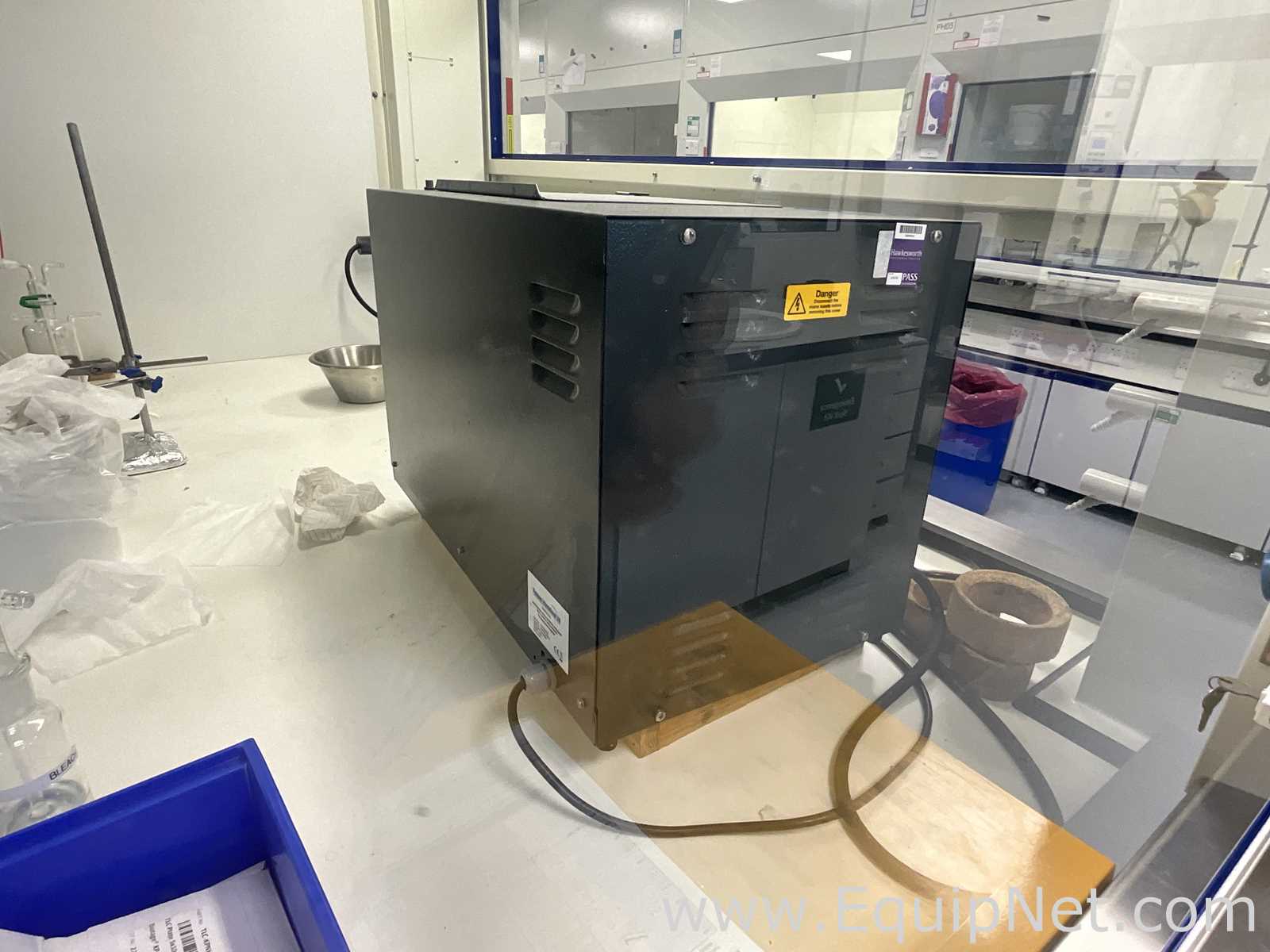 Fistreem ASY031.XX3.5 Laboratory Vacuum Oven with Edwards Vacuum Pump