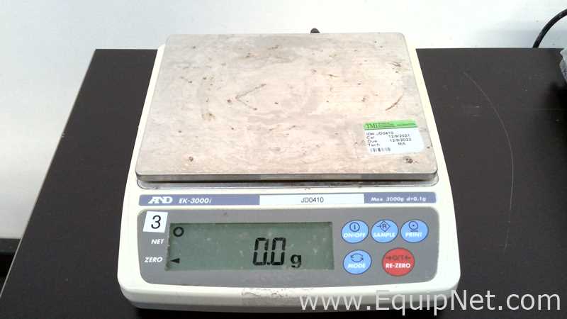 Lote de 15 Báscula AND Company Limited  