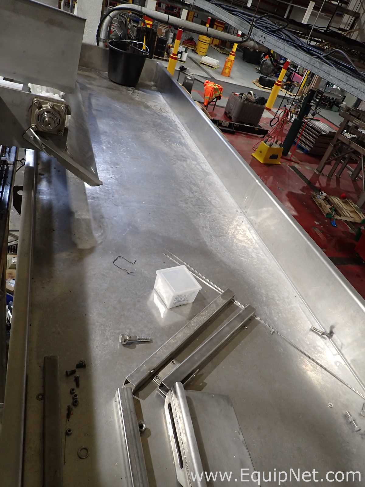 Stainless Steel Vibratory Conveyor 08-18
