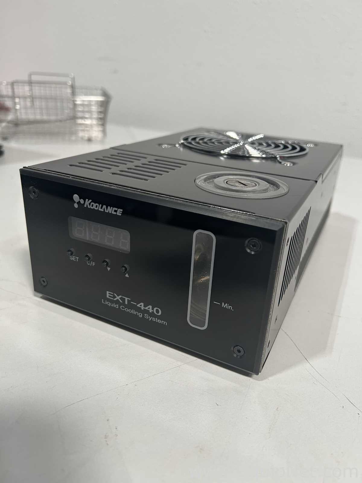 Koolance EXT-440CU Cooling System
