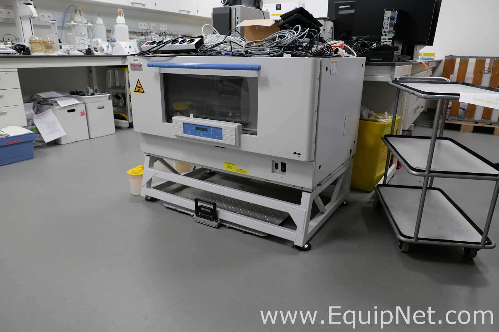 Incubadora Thermo Fisher Scientific SHKE8000-1CE