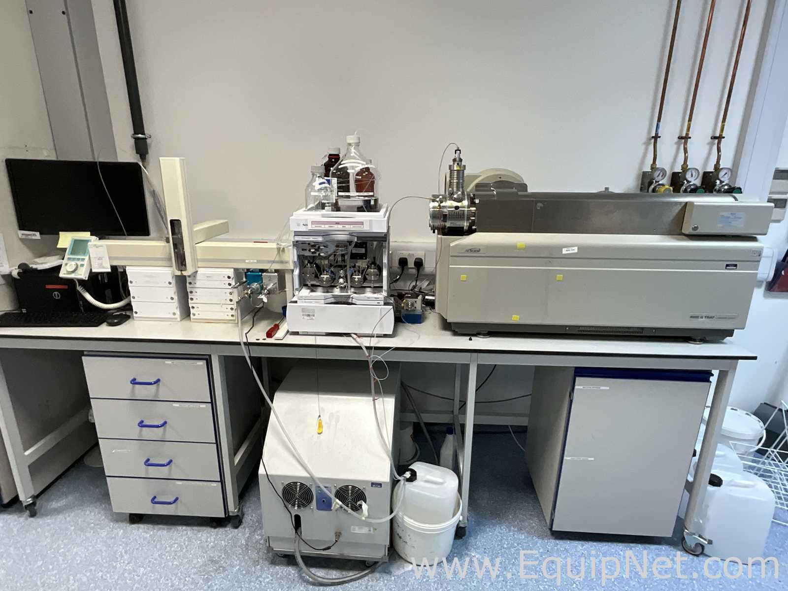 AB Sciex 4000 Q TRAP LC/MS Mass Spectrometer With Agilent Infinity 1290 HPLC System