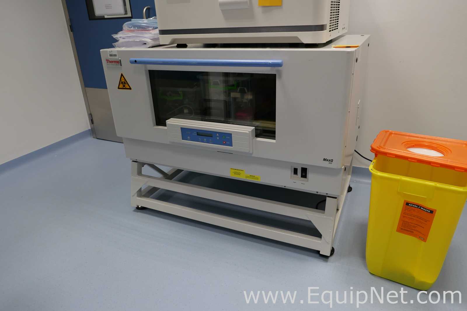 Incubadora Thermo Fisher Scientific SHKE8000-1CE