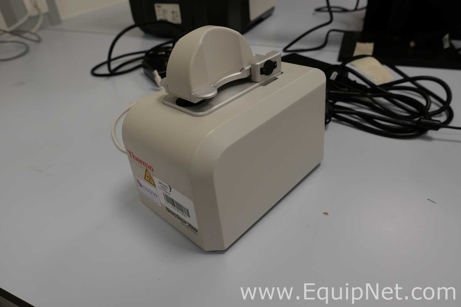 Thermo Scientific NanoDrop 2000 UV-Vis Spectrophotometer