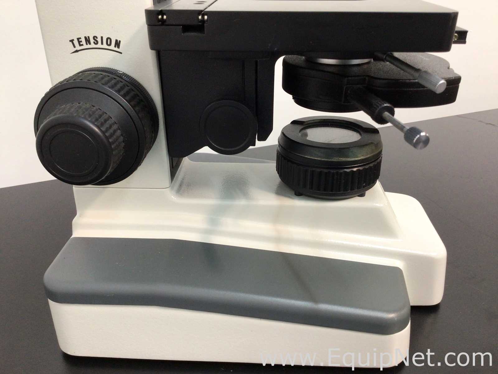 Microscópio VWR 89404-472