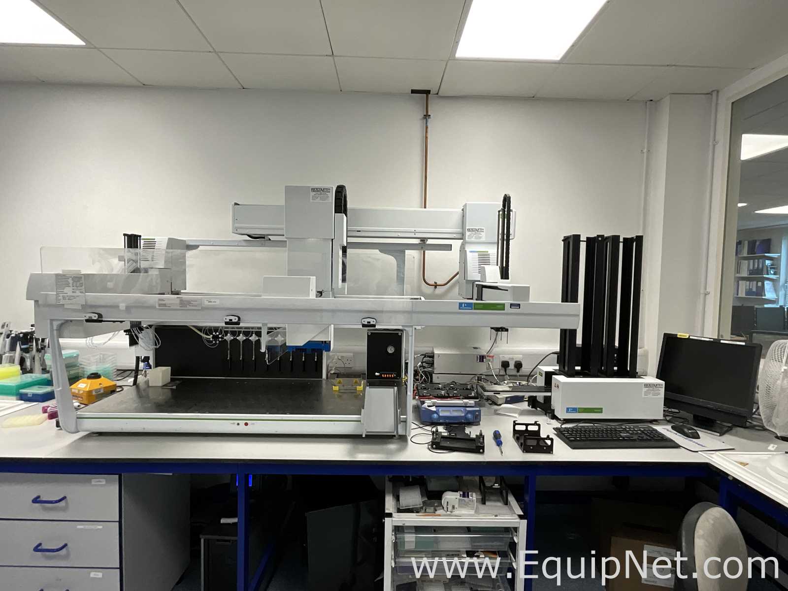 Perkin Elmer JANUS 8 Tip Liquid Handler Automated Work Station With Platestak and Gripper Platform