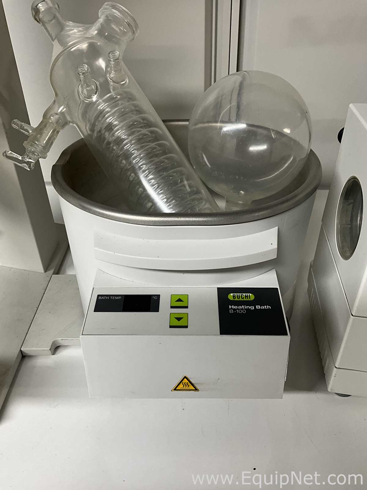 Buchi Labortechnik AG R-100 Evaporator With B-100 Heating Bath V-700 Vacuum Pump and V-850 Interface