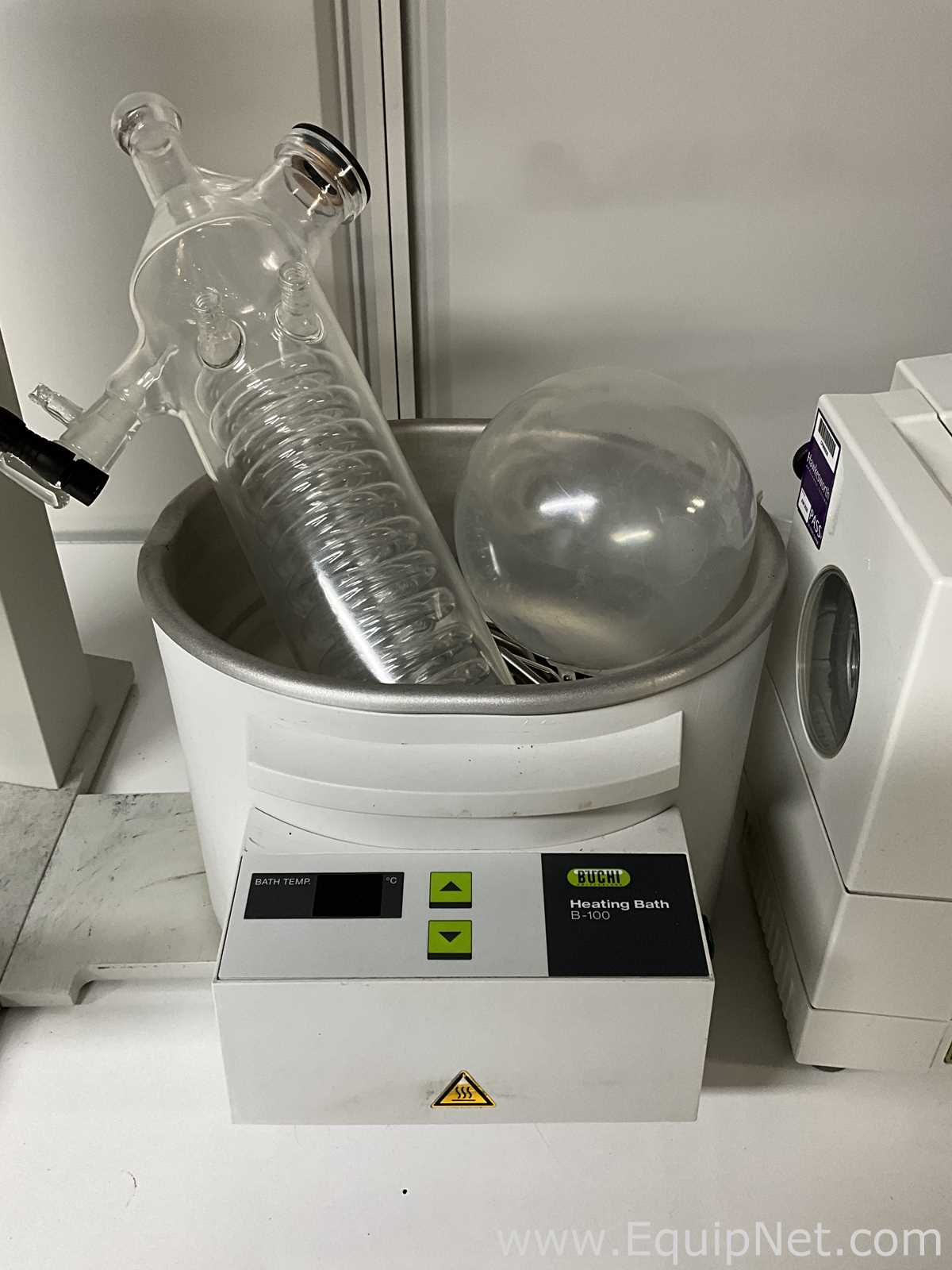 Buchi Labortechnik AG R-100 Evaporator With B-100 Heating Bath V-700 Vacuum Pump and V-850 Interface