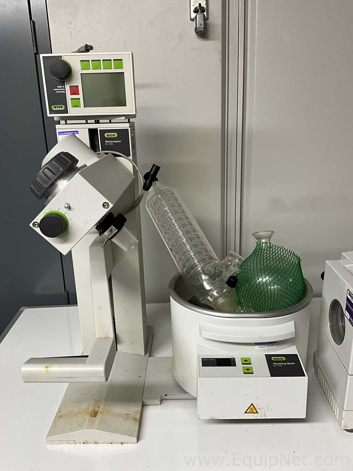 Buchi Labortechnik AG R-100 Evaporator With B-100 Heating Bath V-700 Vacuum Pump and V-850 Interface