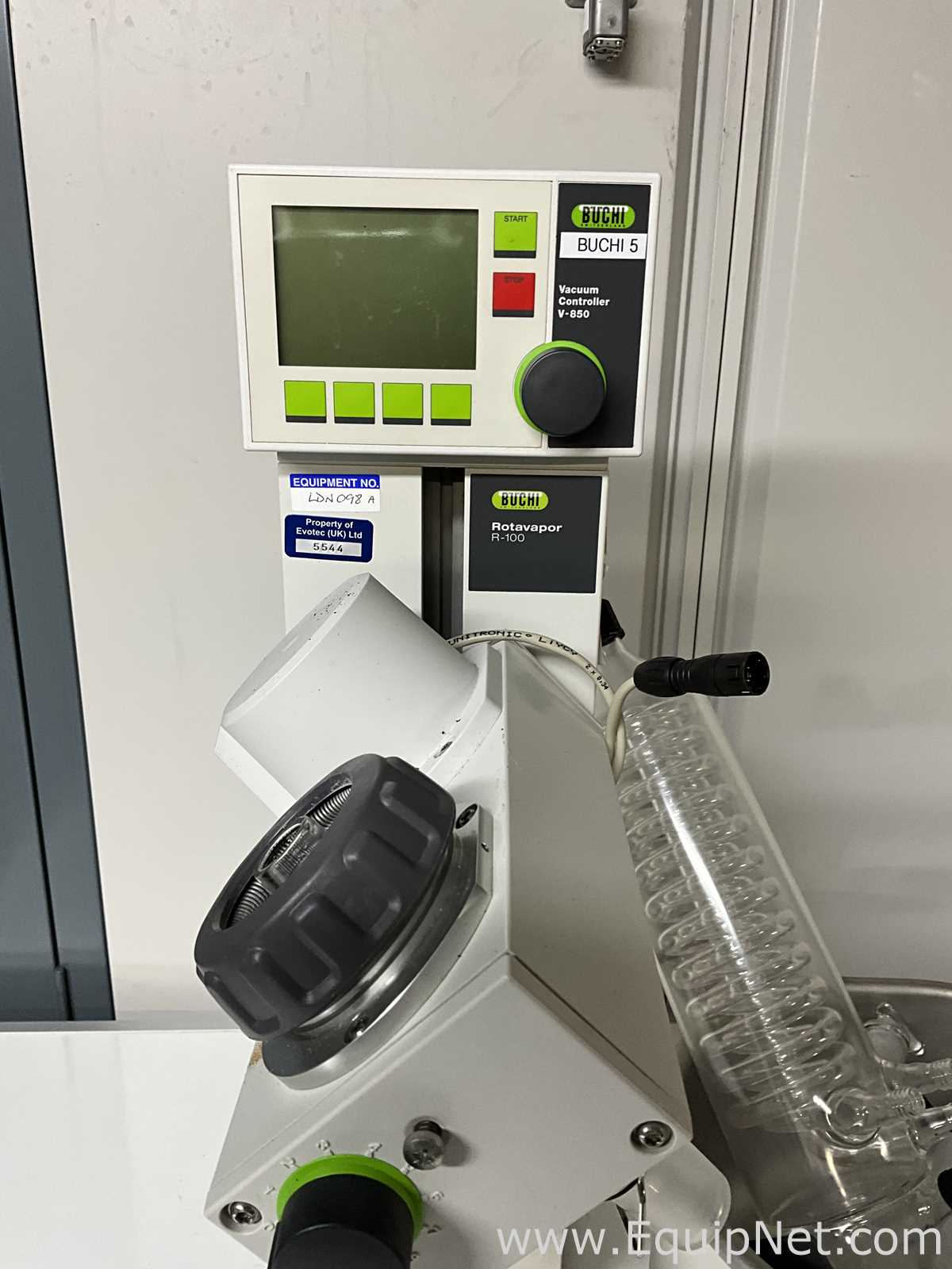 Buchi Labortechnik AG R-100 Evaporator With B-100 Heating Bath V-700 Vacuum Pump and V-850 Interface