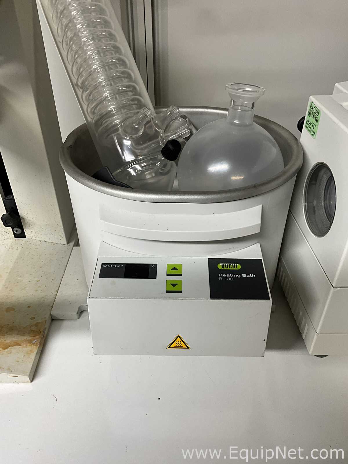 Buchi Labortechnik AG R-100 Evaporator With B-100 Heating Bath V-700 Vacuum Pump and V-850 Interface