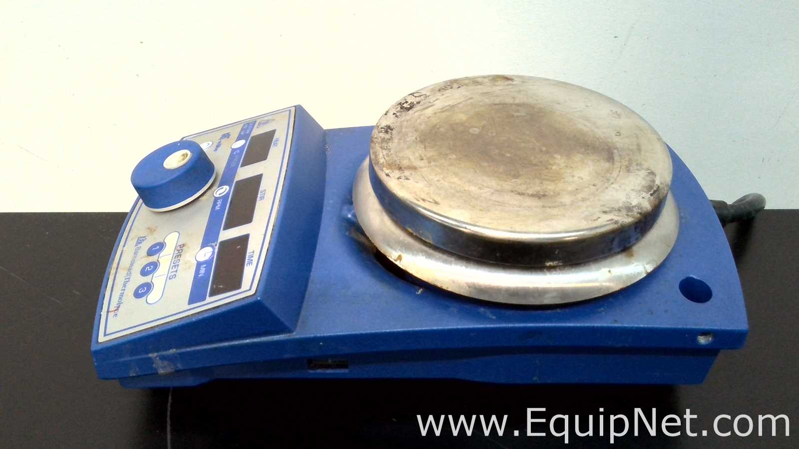 Lot of Stirrers and Stirring Hot Plates