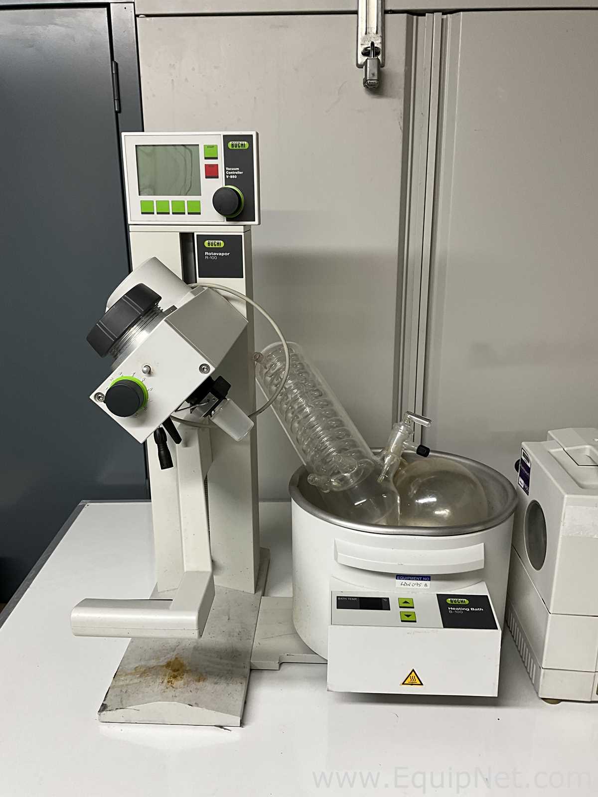 Buchi Labortechnik AG R-100 Evaporator With B-100 Heating Bath V-700 Vacuum Pump and V-850 Interface
