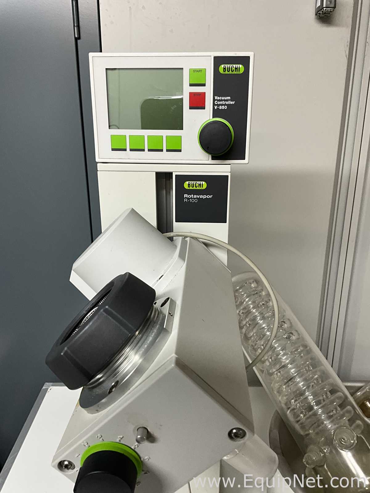 Buchi Labortechnik AG R-100 Evaporator With B-100 Heating Bath V-700 Vacuum Pump and V-850 Interface