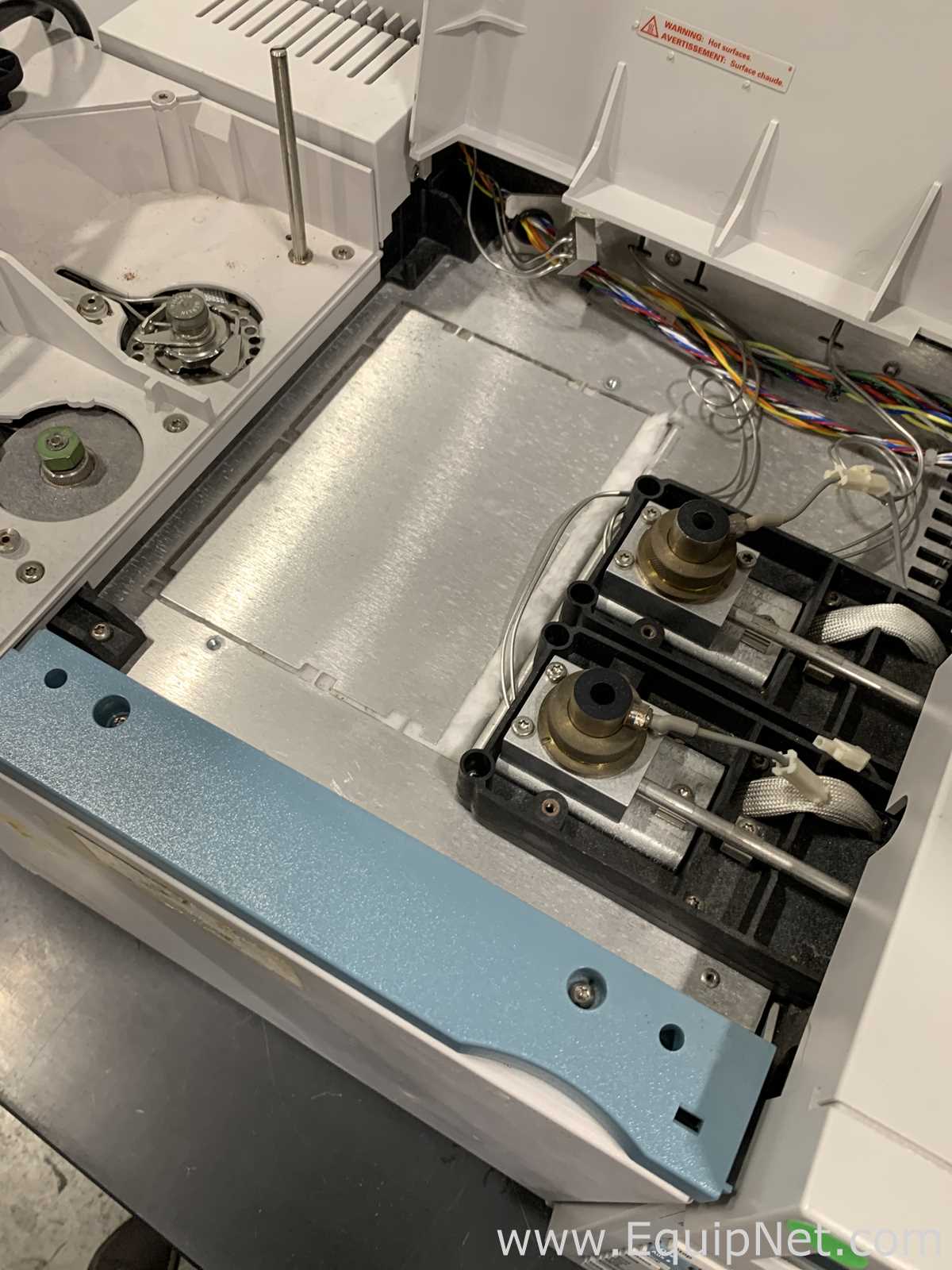 Hewlett Packard 6890 Gas Chromatograph with Sample Tray