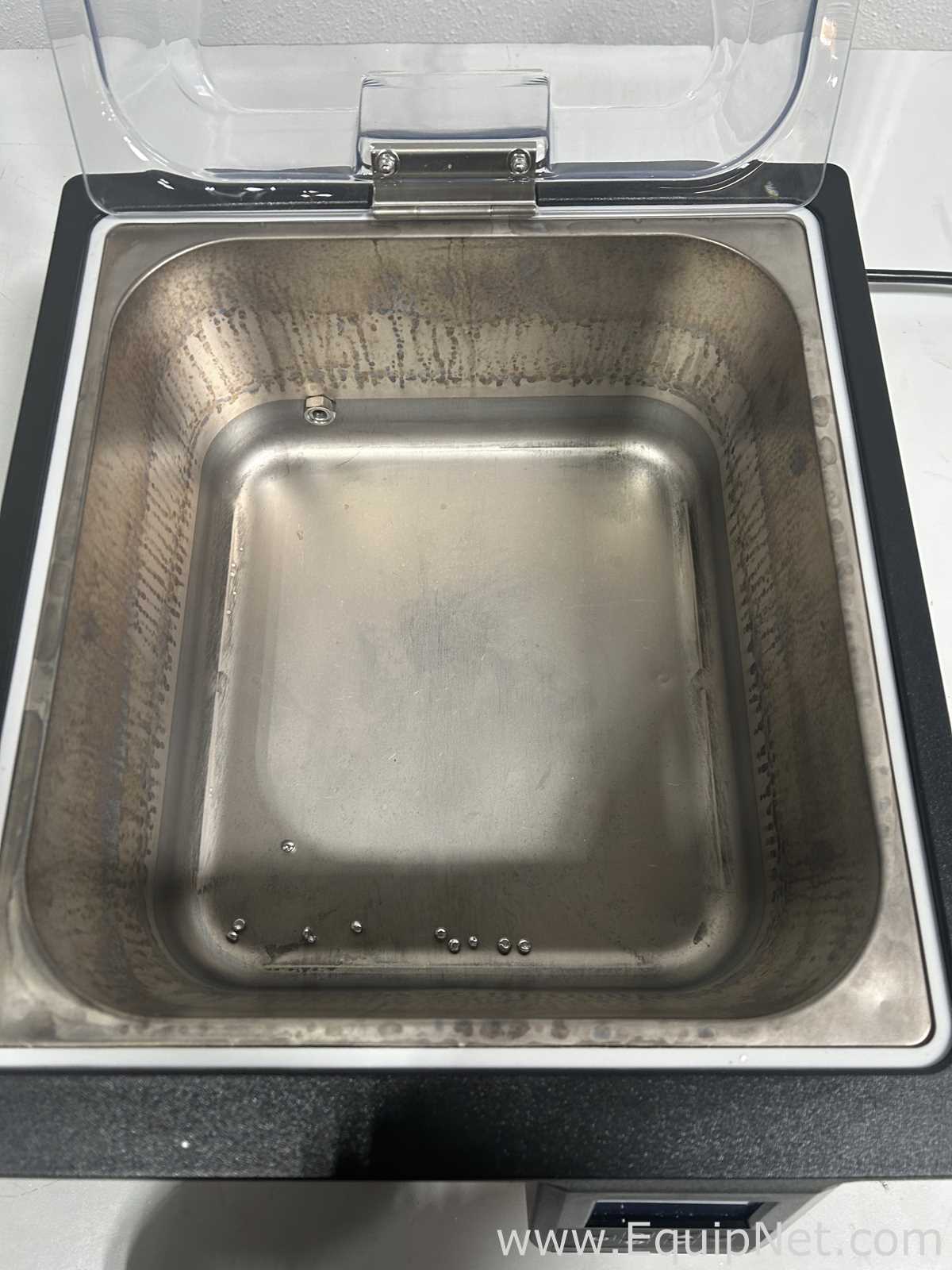 Banho Maria e Circulador Polyscience WBE10