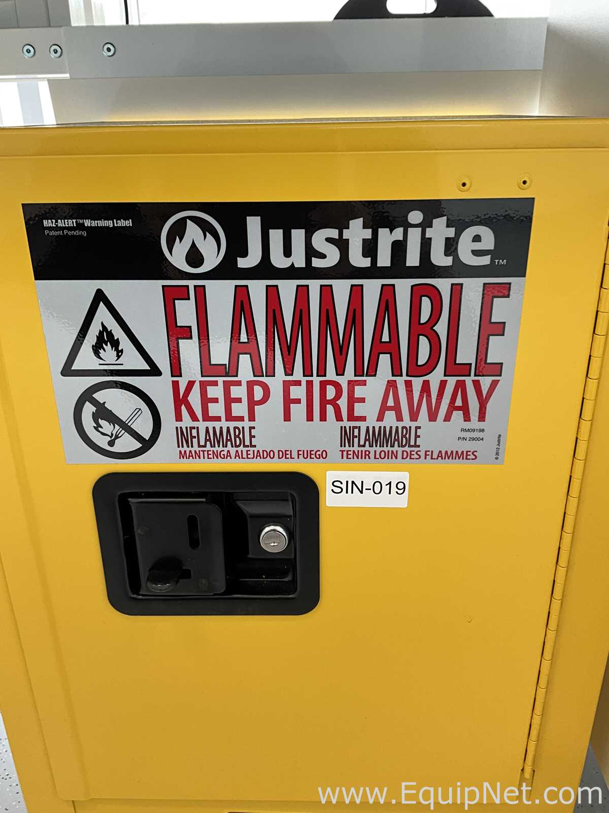 Gabinete de Almacenamiento de Inflamables JustRite Requisitos de aire  KGS