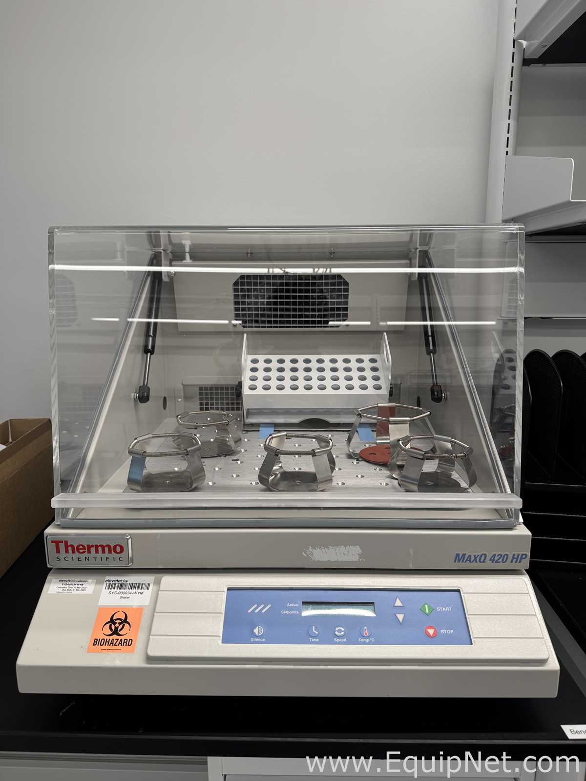 Thermo Fisher Scientific MaxQ 420 HP SHKE420HP Incubated Tabletop Orbital Shaker