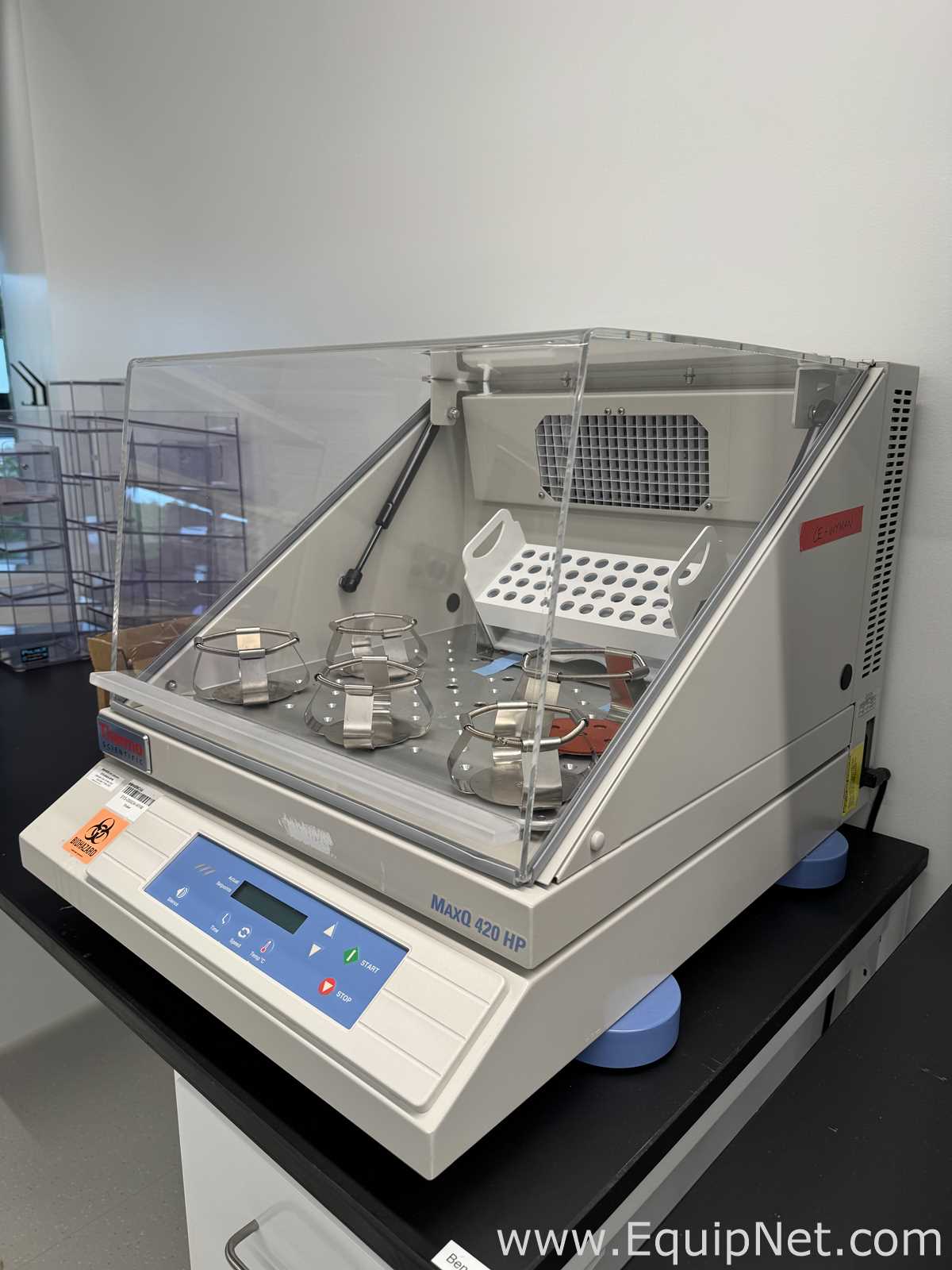 Thermo Fisher Scientific MaxQ 420 HP SHKE420HP Incubated Tabletop Orbital Shaker