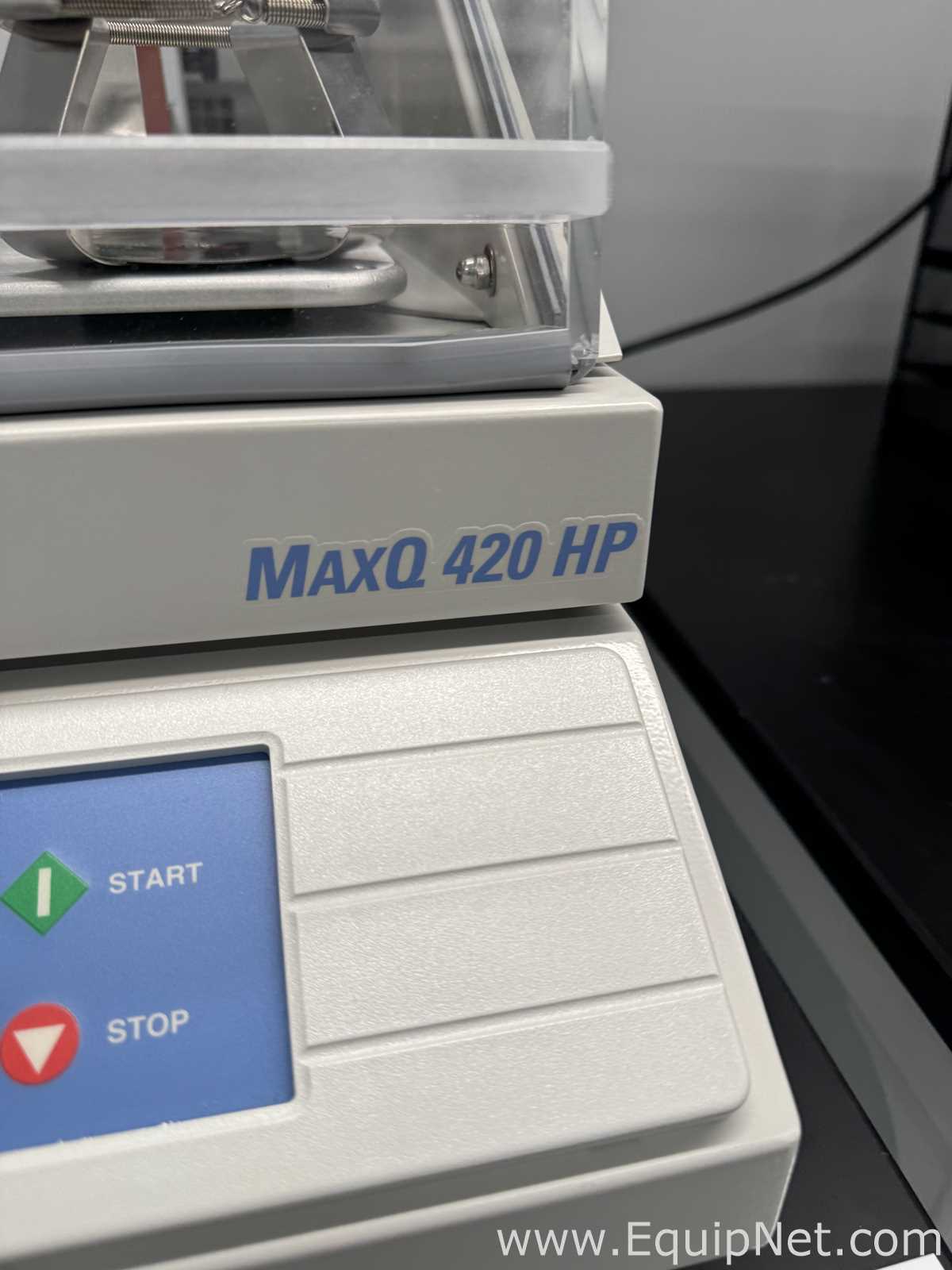 Thermo Fisher Scientific MaxQ 420 HP SHKE420HP Incubated Tabletop Orbital Shaker