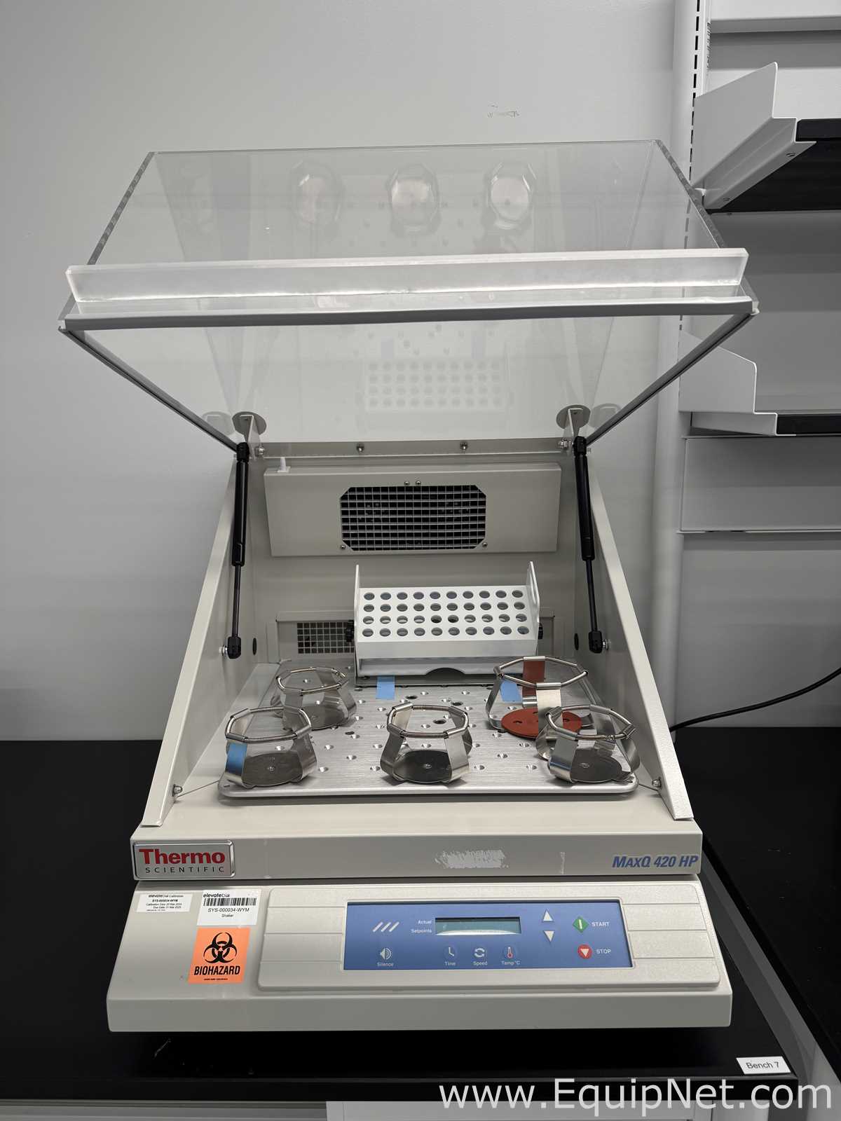 Thermo Fisher Scientific MaxQ 420 HP SHKE420HP Incubated Tabletop Orbital Shaker