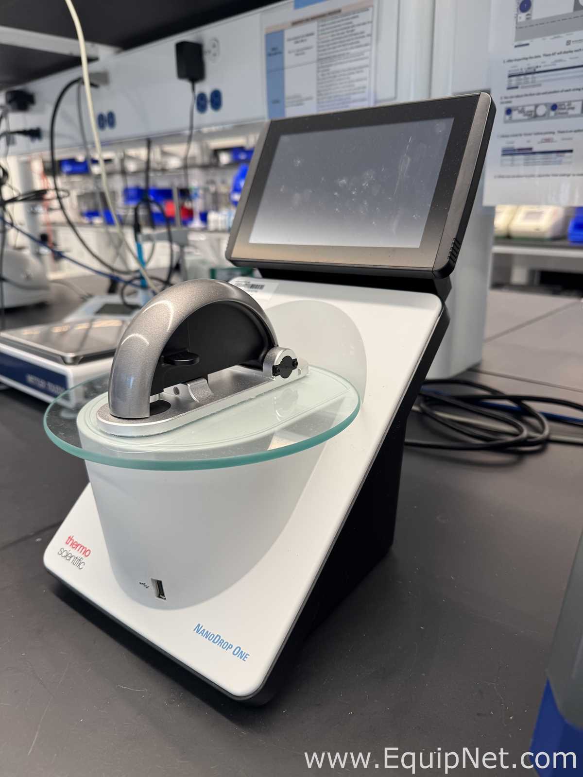 Thermo Scientific NanoDrop One Microvolume UV-Vis Spectrophotometer