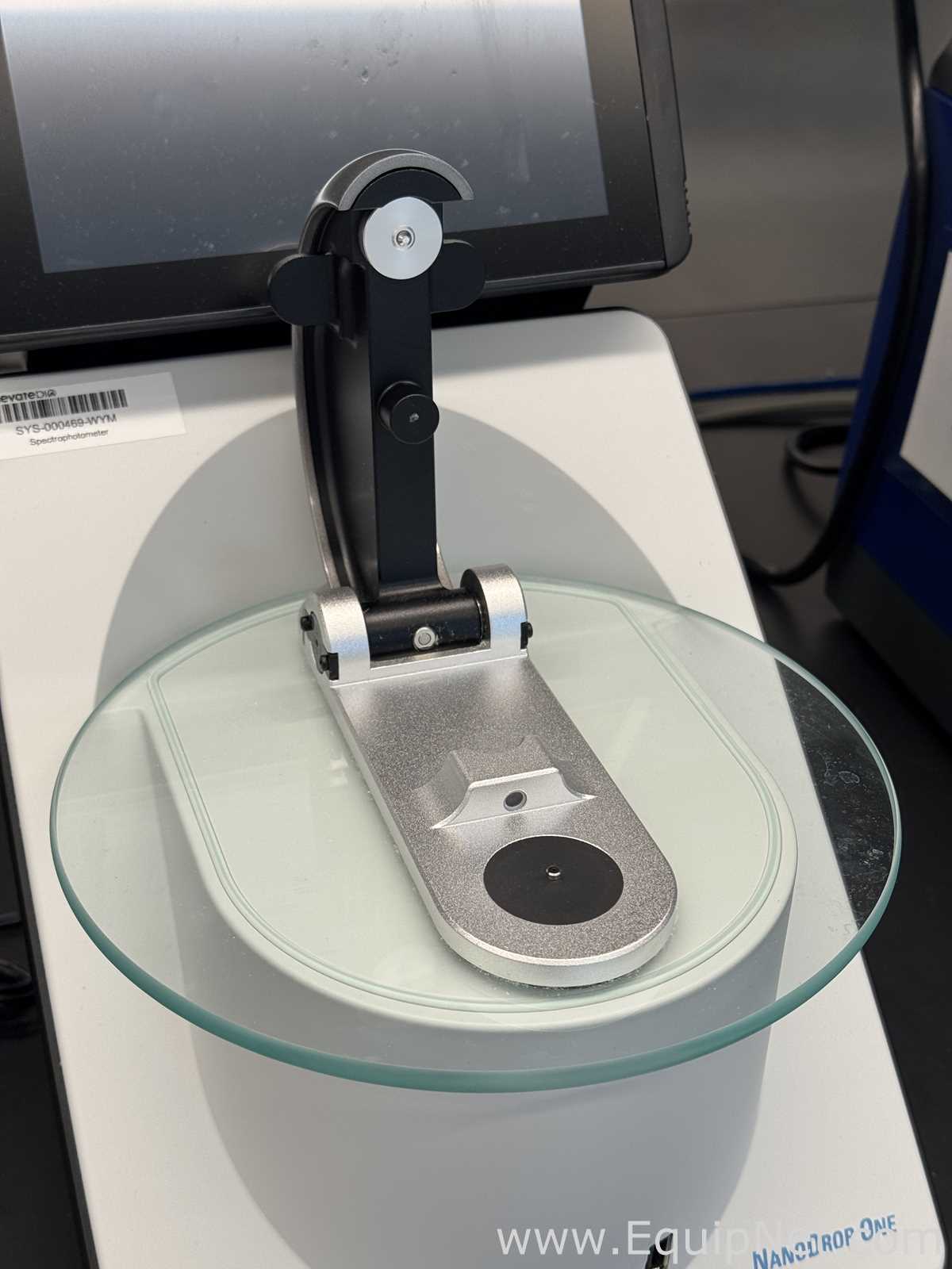 Thermo Scientific NanoDrop One Microvolume UV-Vis Spectrophotometer