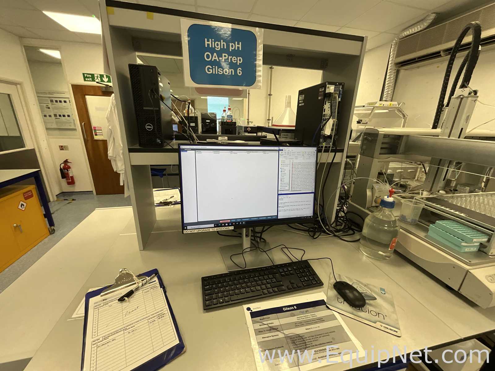 Gilson UV/VIS-155 HPLC System with GX-281 Liquid Handler