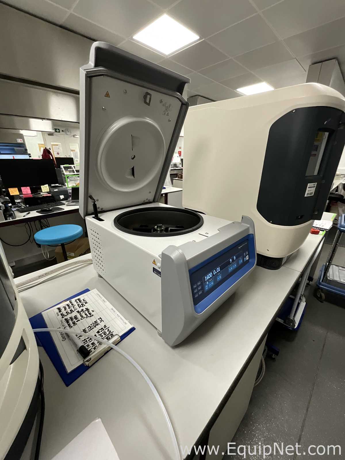 Thermo Fisher Scientific Megafuge ST1 Plus Laboratory Centrifuge