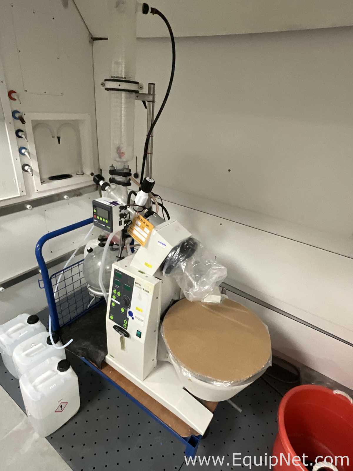 Buchi Rotovapor R-220 Evaporator on Trolley