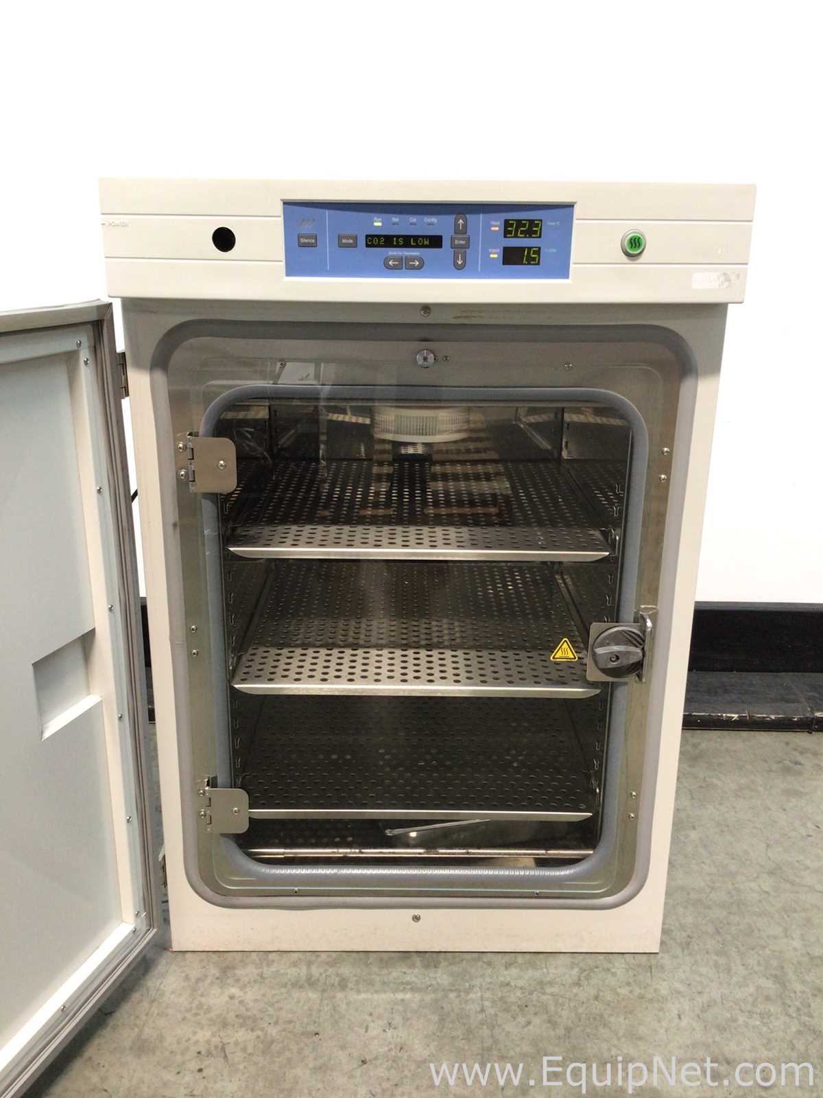 Incubadora Thermo Scientific 370