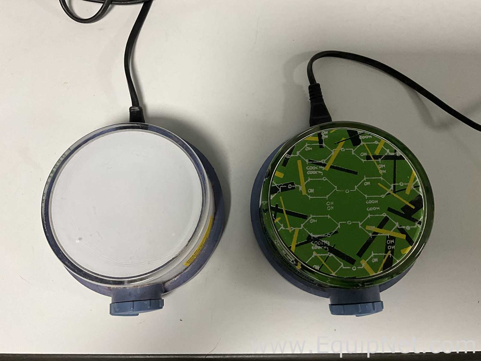 lote de  2 Agitador e Placa de Aquecimento IKA Color Squid