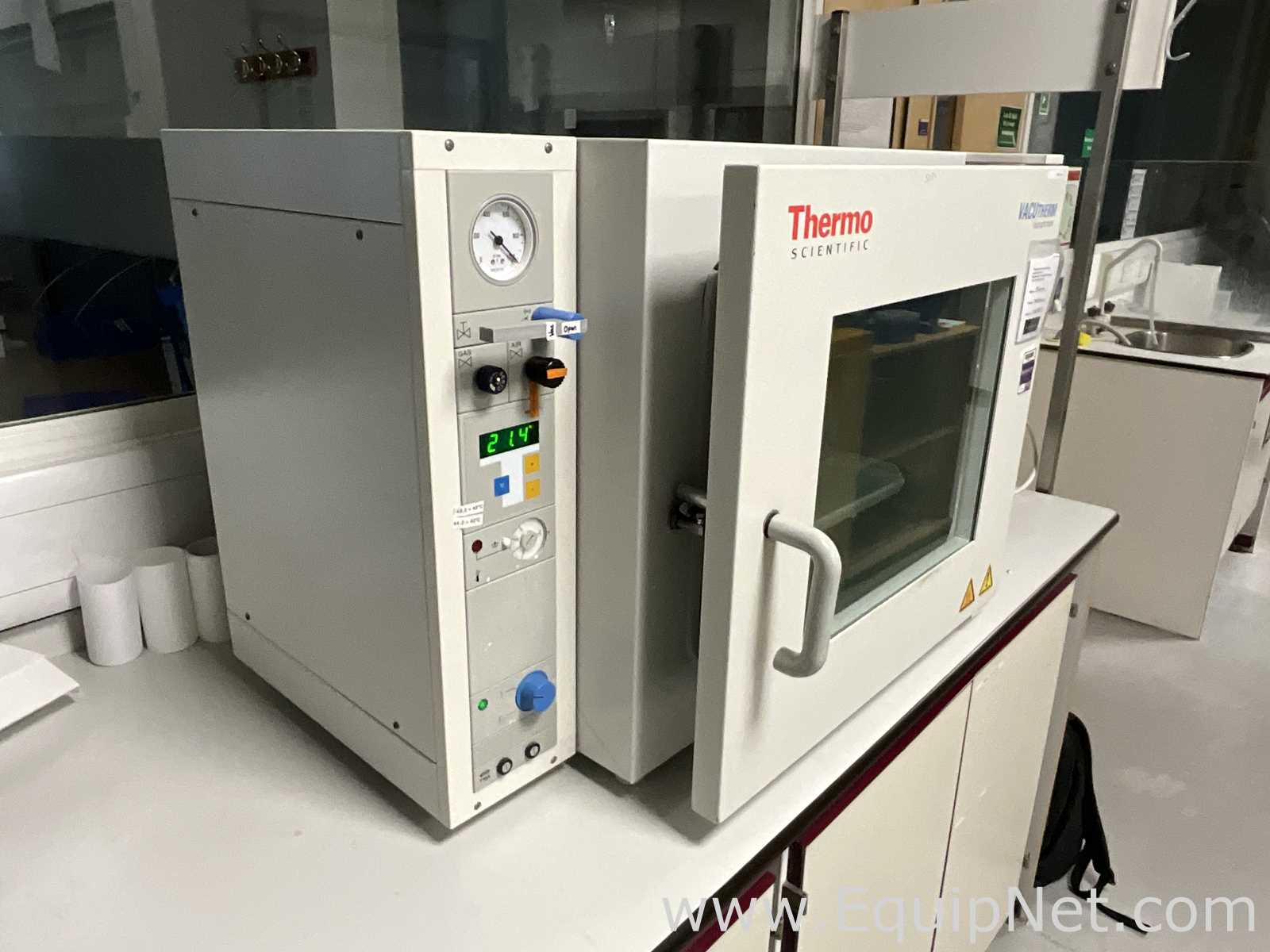 Estufa a Vácuo Thermo Scientific Vacutherm VT6060M