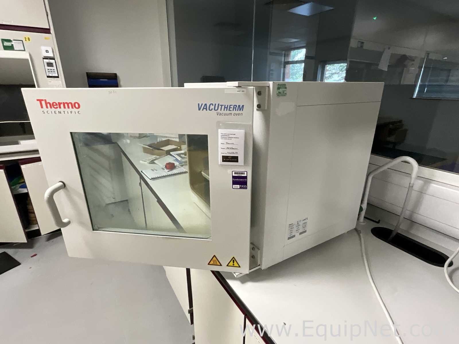 Estufa a Vácuo Thermo Scientific Vacutherm VT6060M