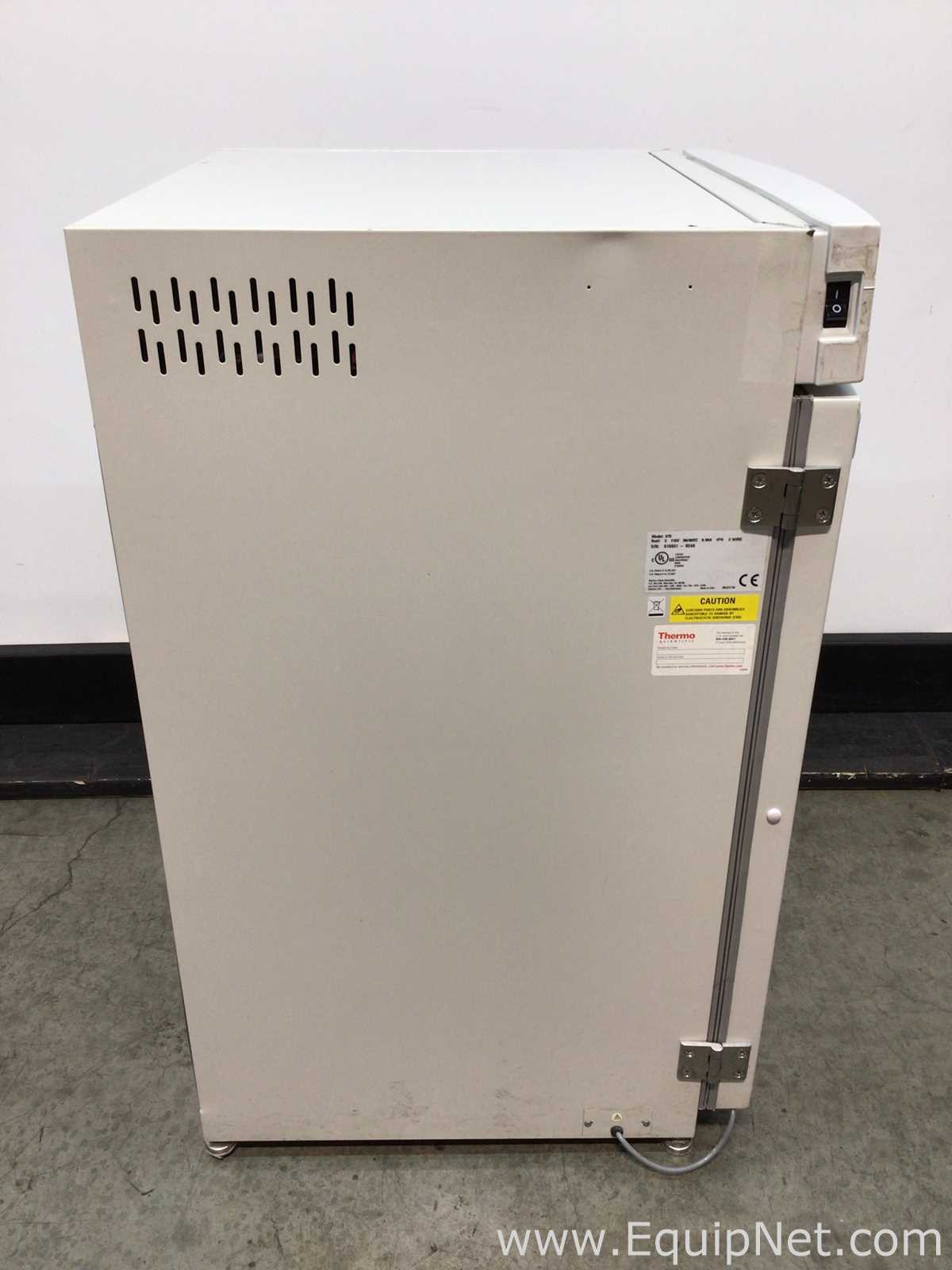Incubadora Thermo Scientific 370
