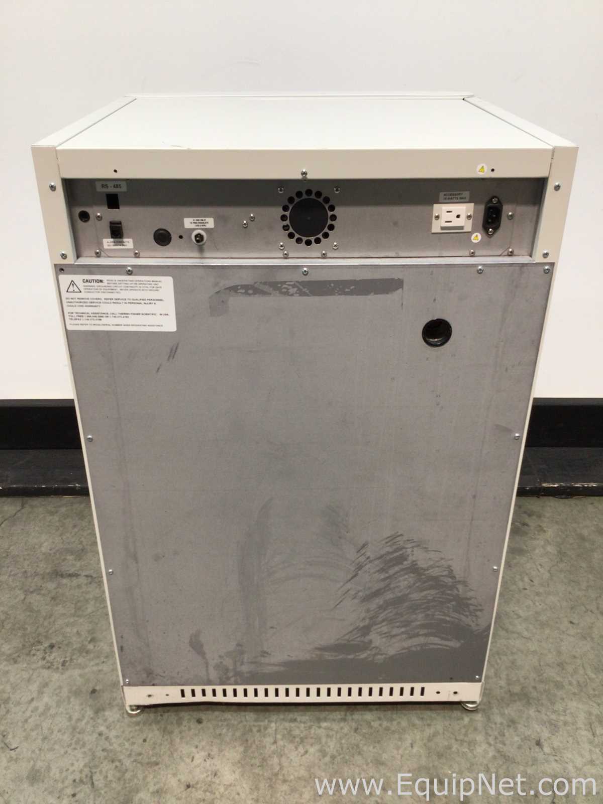 Incubadora Thermo Scientific 370
