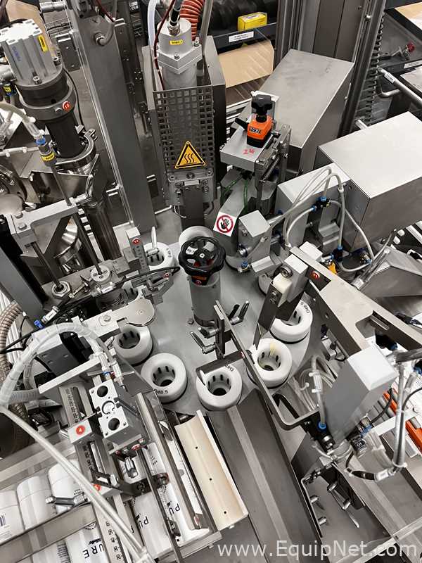 Línea para Llenado en Tubo IWK Verpackungstechnik GmbH 2843439