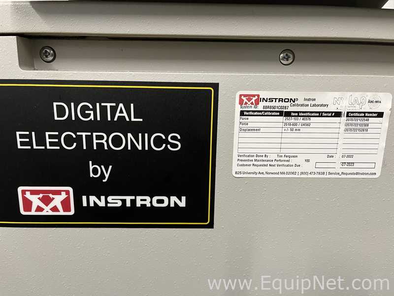 Instron 8501 Servohydraulic Fatigue Testing System