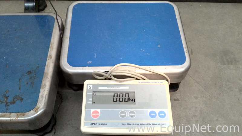 Lote de 6 Báscula AND Company Limited  