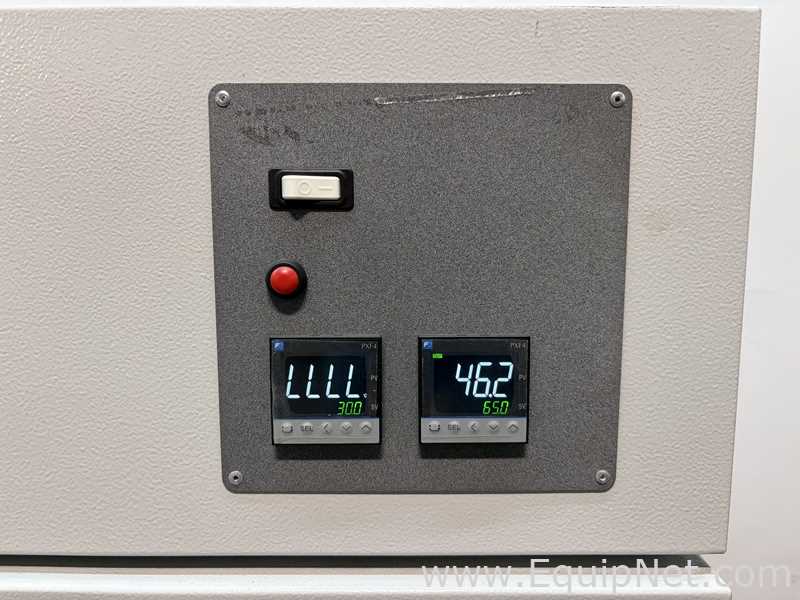 Darwin Chambers Company PH09-DA Climate Chamber