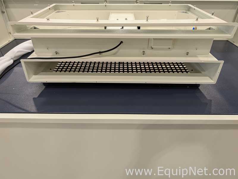Unknown Zaip-2402-02 Fume and Flow Hood