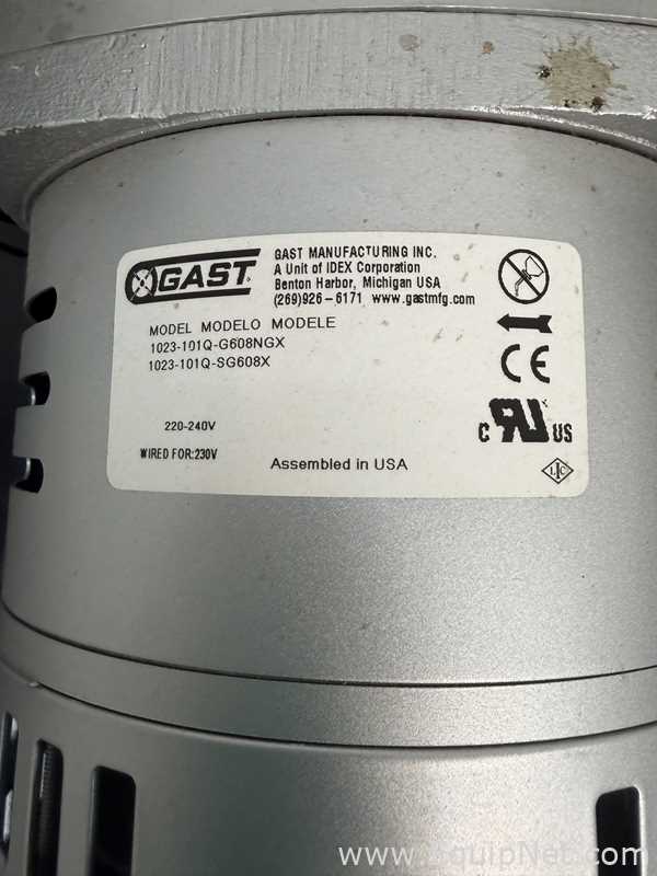 lote de  2 Bomba a Vácuo Gast 1023-101Q-G608NGX