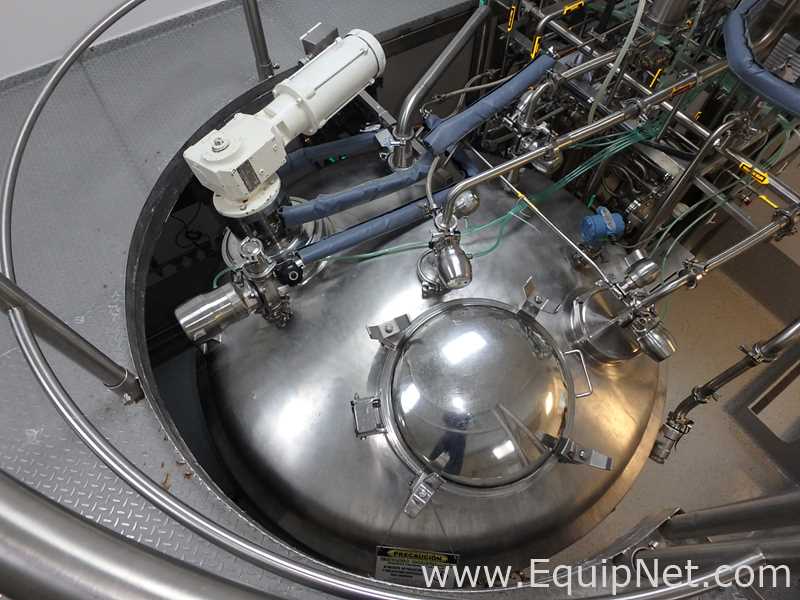Tanque de Mezclado Vertical de Acero Inoxidable Capacidad 500 Gal marca DCI
