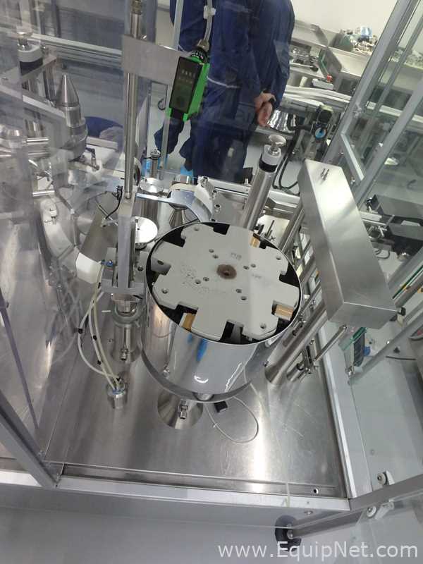 Maquina Monobloque de Llenado-Tapado de Frasco marcaRomacoMacofar modeloLVI4 con Equipos Perifericos