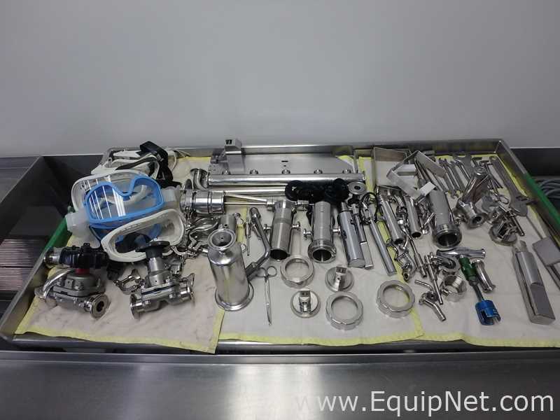 Maquina Monobloque de Llenado-Tapado de Frasco marcaRomacoMacofar modeloLVI4 con Equipos Perifericos