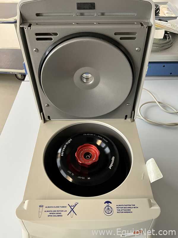 Centrífuga para Laboratórios Eppendorf 5424